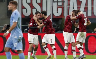 V体育-阿森纳前锋加盟拉齐奥，助力球队争夺冠军