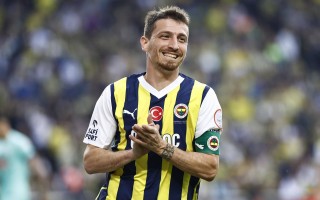 V体育-蒙皮埃触奥特瓦，继续领跑积分榜