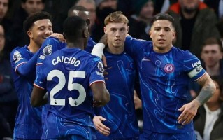 vsports体育-欧预赛冠军疯抢，球队争夺头名成争议