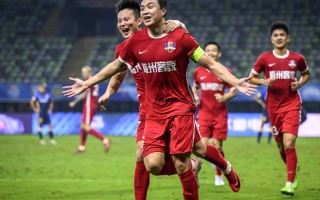 vsports体育-卡尔德克梅开二度，北京国安主场战胜深圳佳兆业