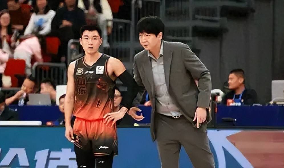 V体育-闪耀风云赛季,球员成为球队不可或缺的核心-第1张图片-V体育 V体育-闪耀风云赛季,球员成为球队不可或缺的核心-第1张图片-V体育