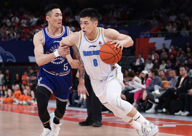 V体育官方app-关键球被对手反超,龙队惊险获胜-第1张图片-V体育 V体育官方app-关键球被对手反超,龙队惊险获胜-第1张图片-V体育