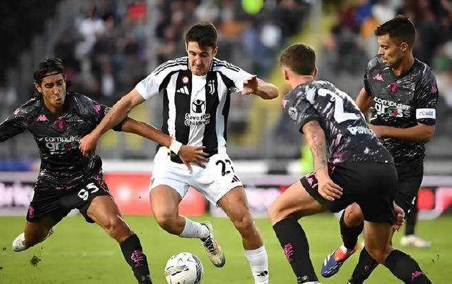 V体育官方app-斯图加特打算在欧联赛前夺得重要的三分-第2张图片-V体育