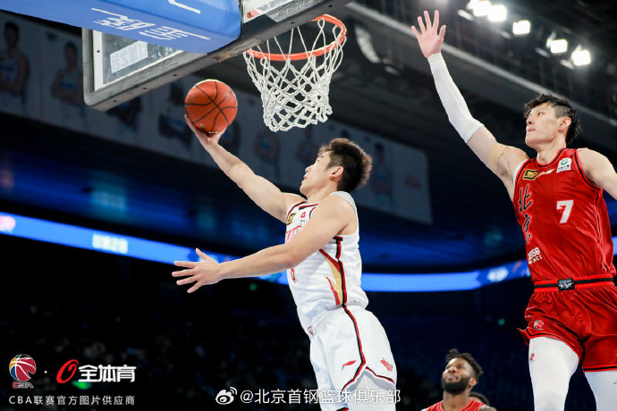 V体育官网-力挽狂澜!球队奋勇拼抢,冲击胜利-第1张图片-V体育 V体育官网-力挽狂澜!球队奋勇拼抢,冲击胜利-第1张图片-V体育