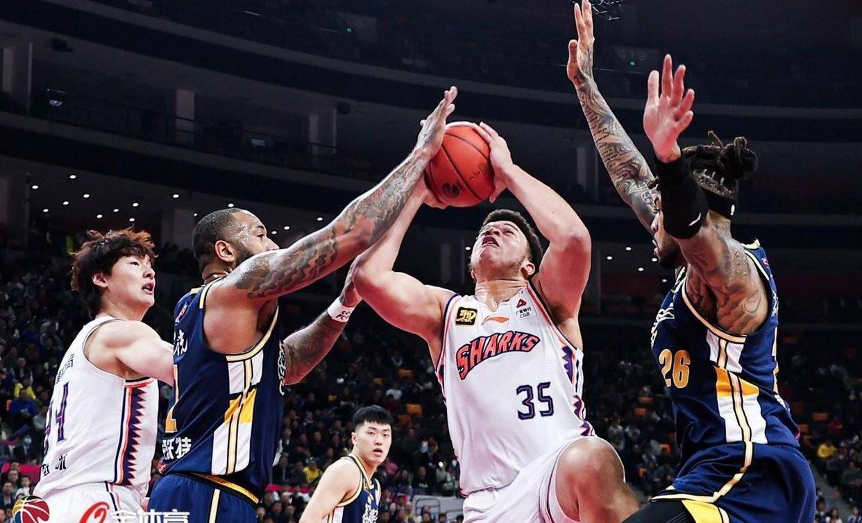 V体育官方app-上海男篮大胜福建，势头正旺-第2张图片-V体育