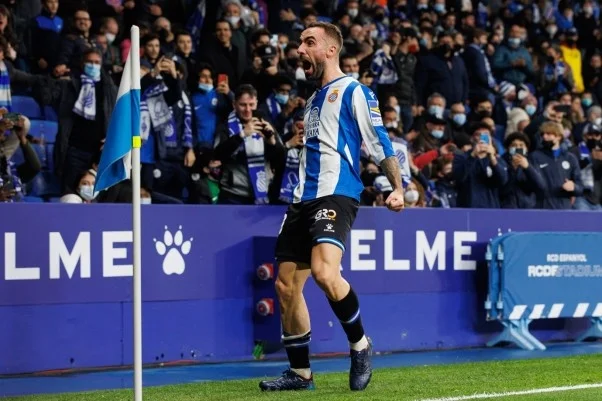 V体育官方app-柏林赫塔众将异军突起，主场逆转深夜德比-第1张图片-V体育