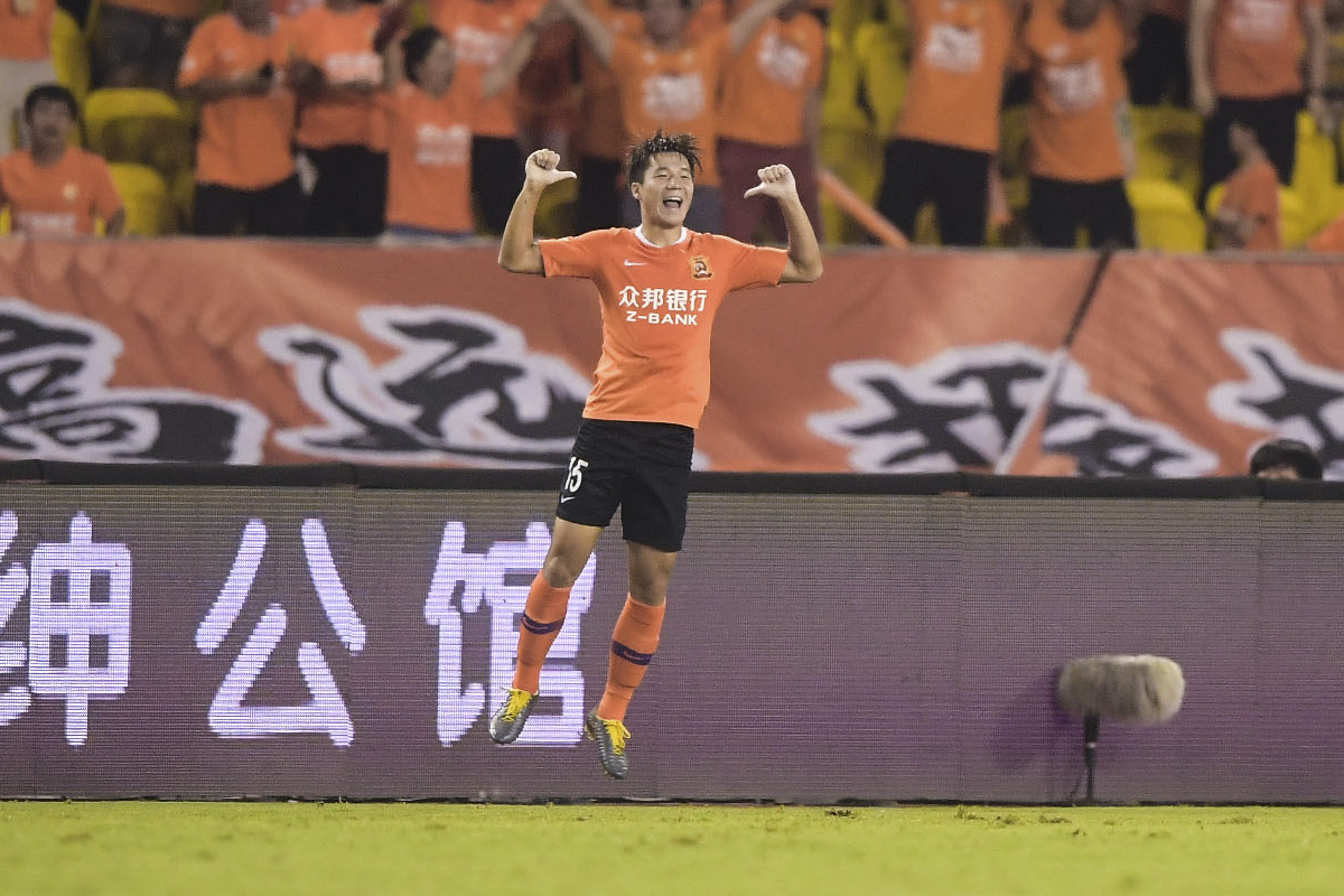vsports体育-武汉卓尔凭借绝杀战胜深圳科龙，豪取三分-第1张图片-V体育