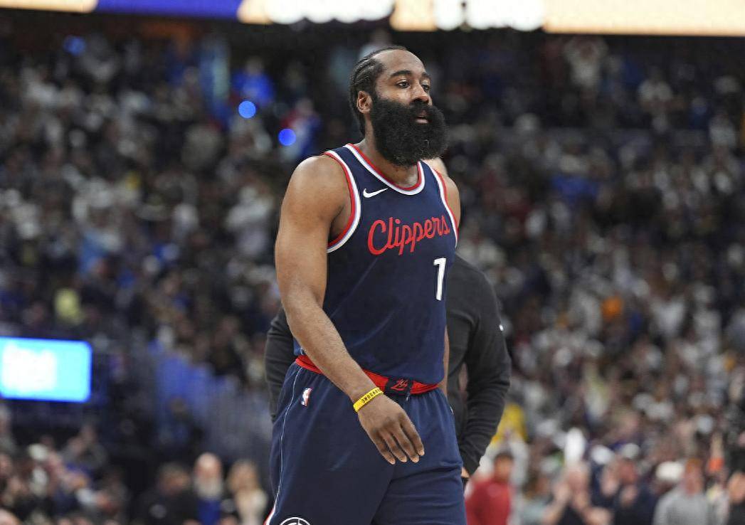 V体育官网-火箭将客场挑战76人，哈登将率领球队争夺胜利-第1张图片-V体育