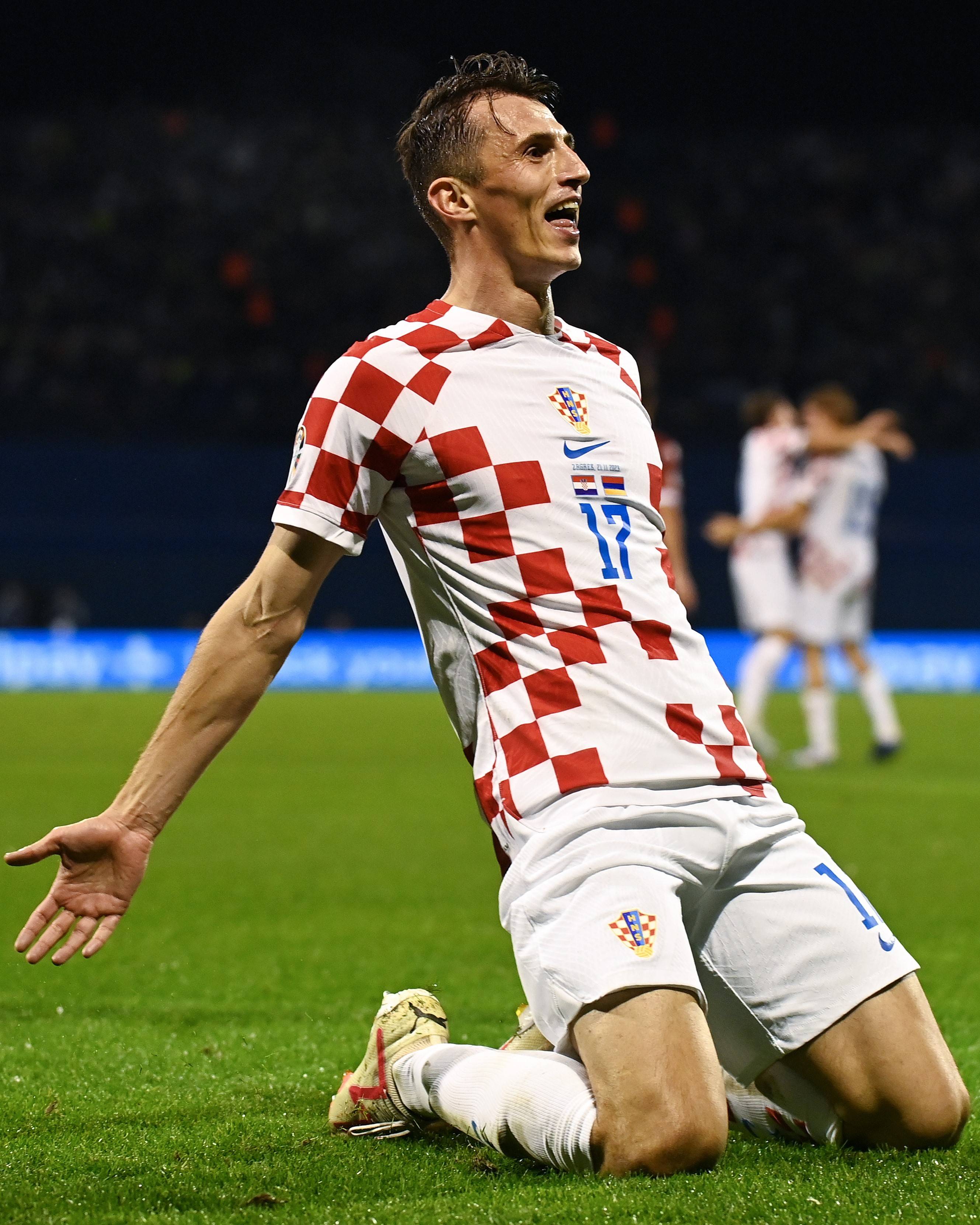 vsports体育-欧预赛冠军疯抢，球队争夺头名成争议-第2张图片-V体育