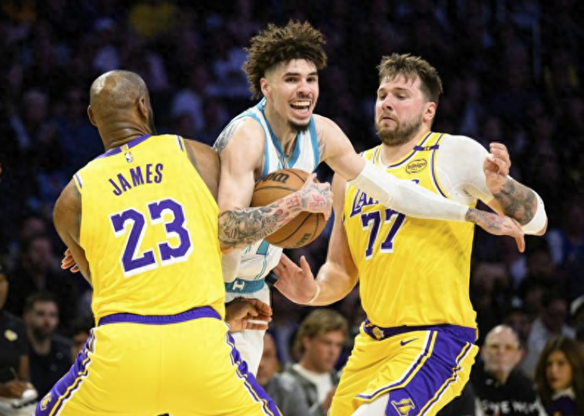 vsports体育-湖人客场惜败太阳，遭遇两连败-第1张图片-V体育