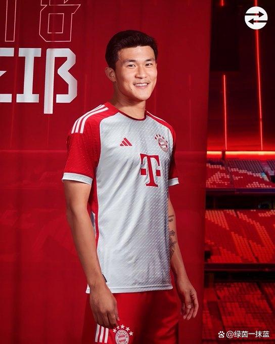 V体育-那不勒斯主力中卫赛季报销,困扰重重-第2张图片-V体育 V体育-那不勒斯主力中卫赛季报销,困扰重重-第2张图片-V体育